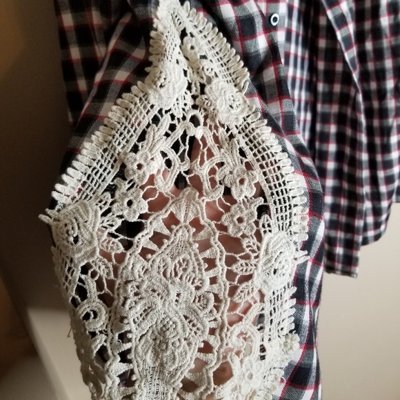 Frananna with an attitude Fannel Side cut out top - Picture 6 of 13